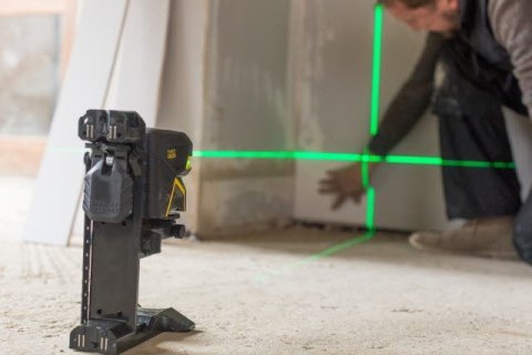 WIELOFUNKCYJNY UCHWYT DO LASERÓW