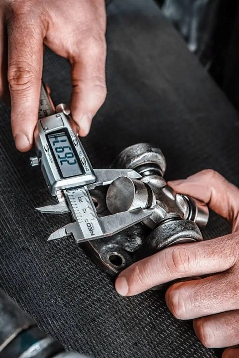 SUWMIARKA CYFROWA 150MM STAL NIERDZEWNA