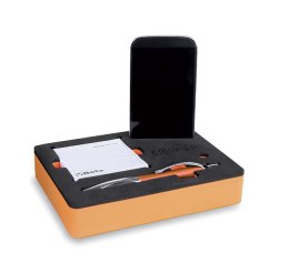 MIĘKKI WKŁAD PROFILOWANY Z DŁUGOPISEM I DWOMA NOTATNIKAMI