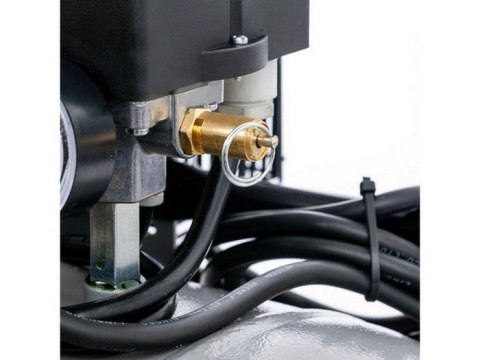 KOMPRESOR TŁOKOWY HK 700-150 PRO